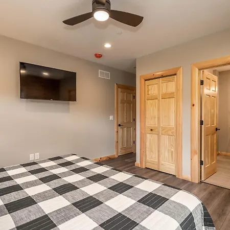 Hilltop Hideaway-2
